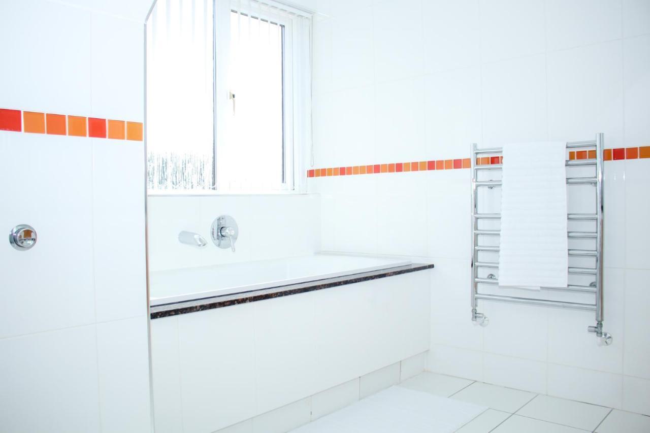 Дом отдыха Luxury, Spacious With Private Driveway Beaches And Gower In Close Proximity Parkmill