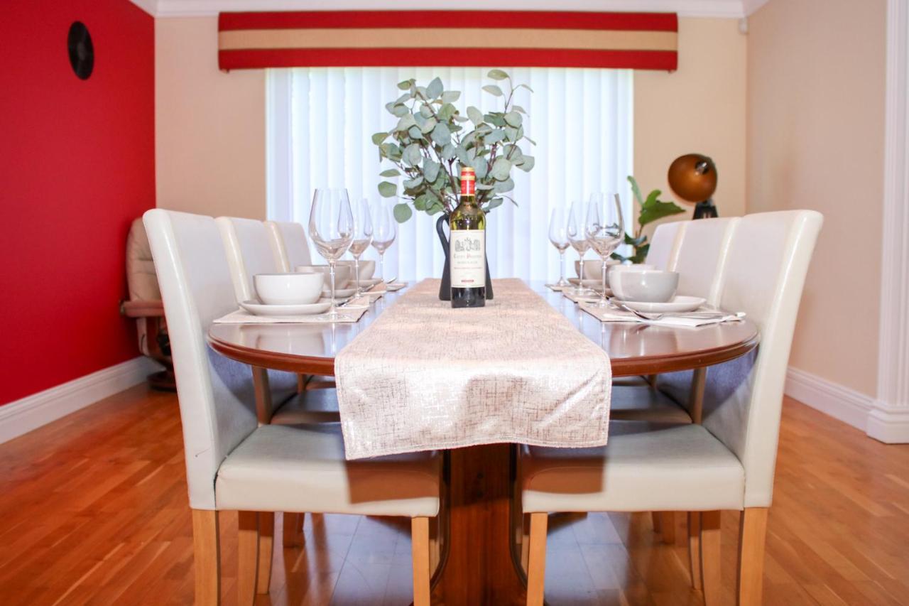 Luxury, Spacious With Private Driveway Beaches And Gower In Close Proximity Дом отдыха