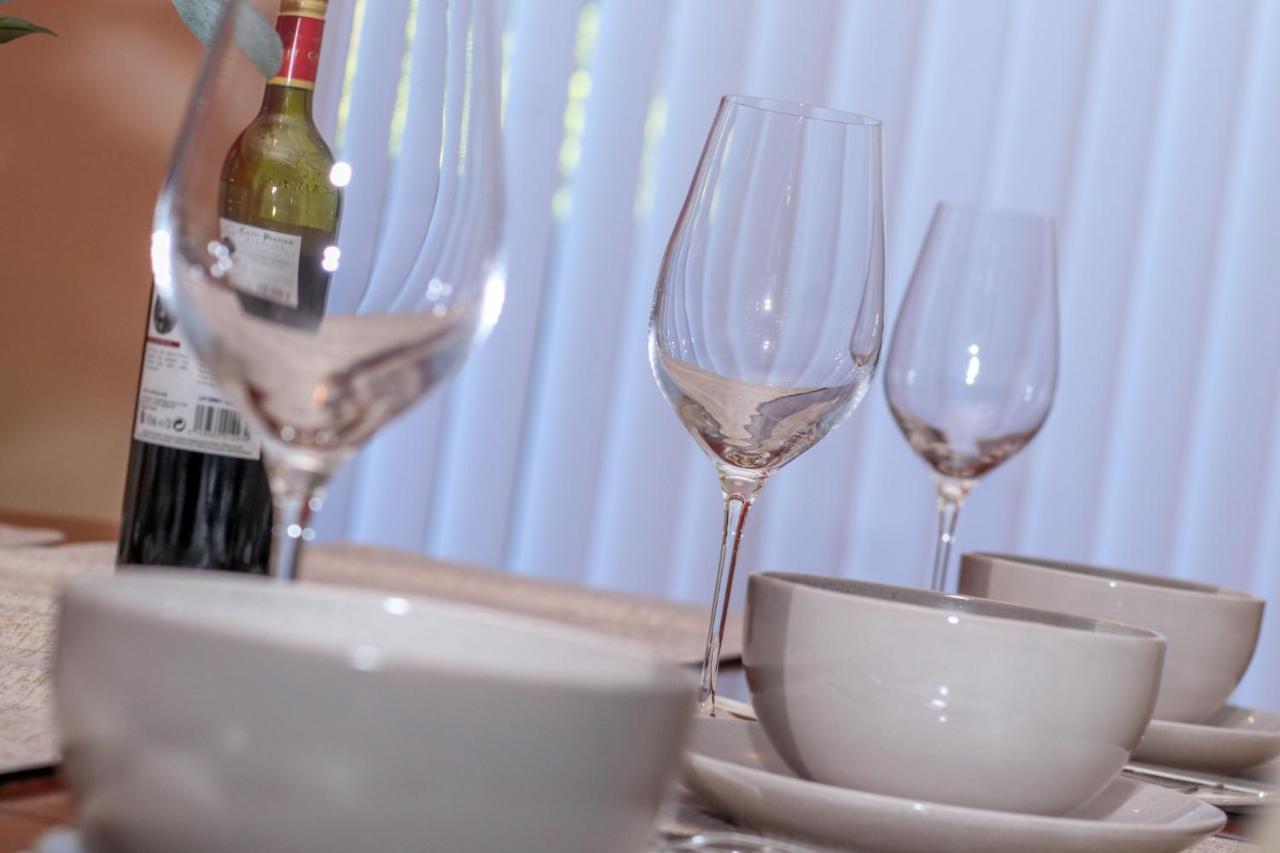 Gower Luxury Retreat: Spacious With Proximity