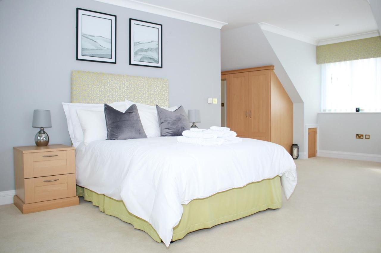 Gower Luxury Retreat: Spacious With Proximity *