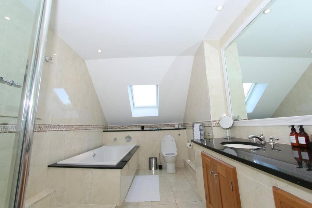 Gower Luxury Retreat: Spacious With Proximity Holiday home Parkmill