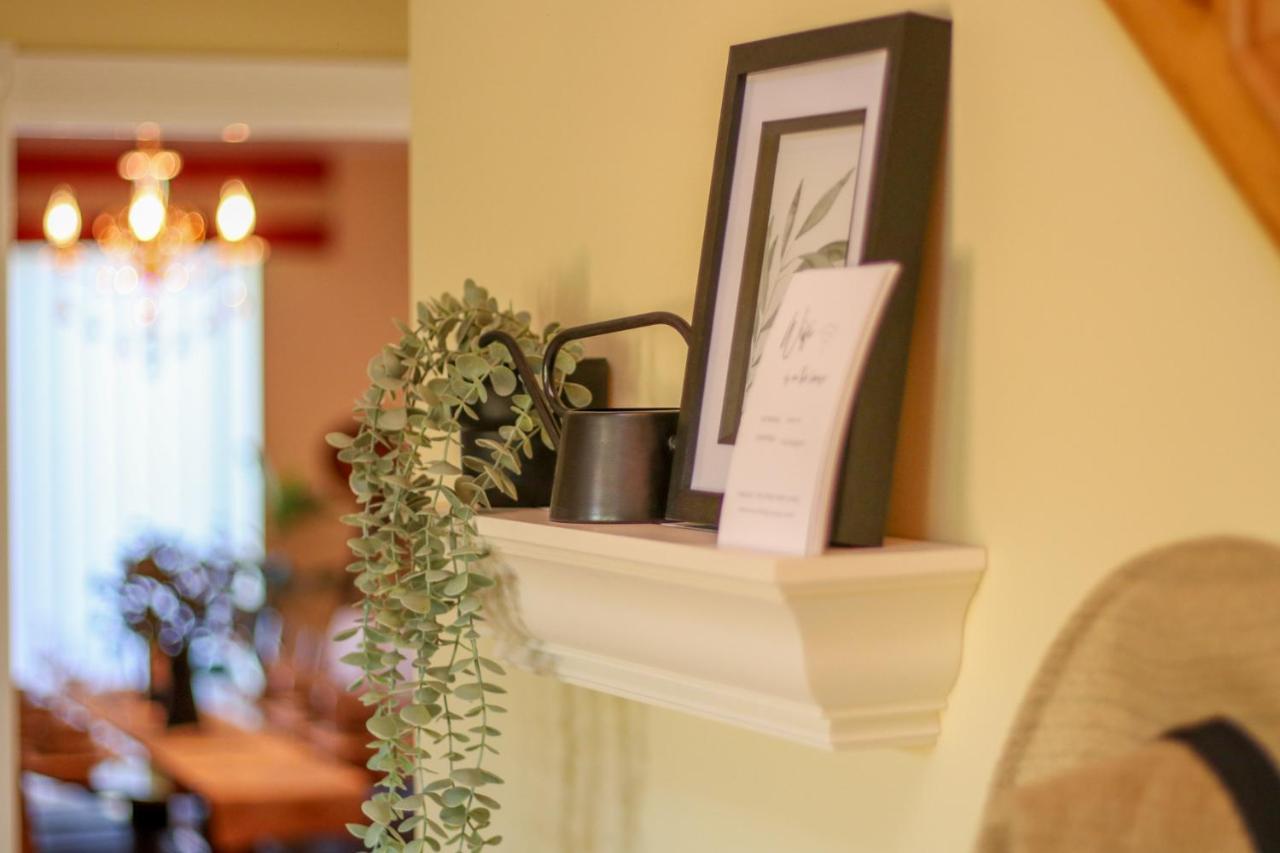 Gower Luxury Retreat: Spacious With Proximity *